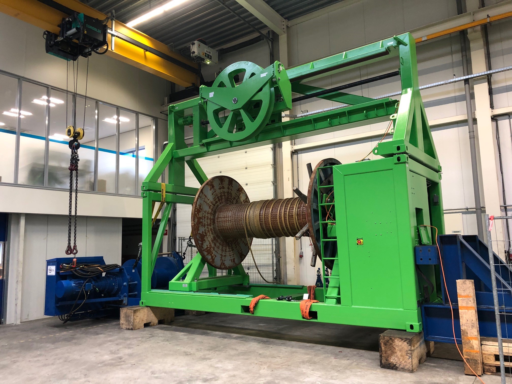 Dromec designed and build special cable spooling machine for DEME